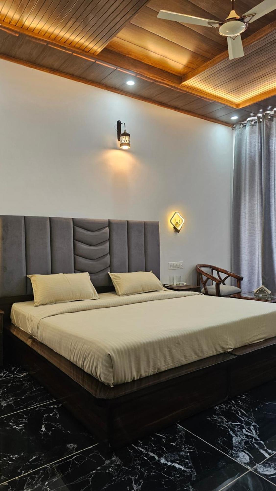 On The Rocks Hotel Kasauli Buitenkant foto