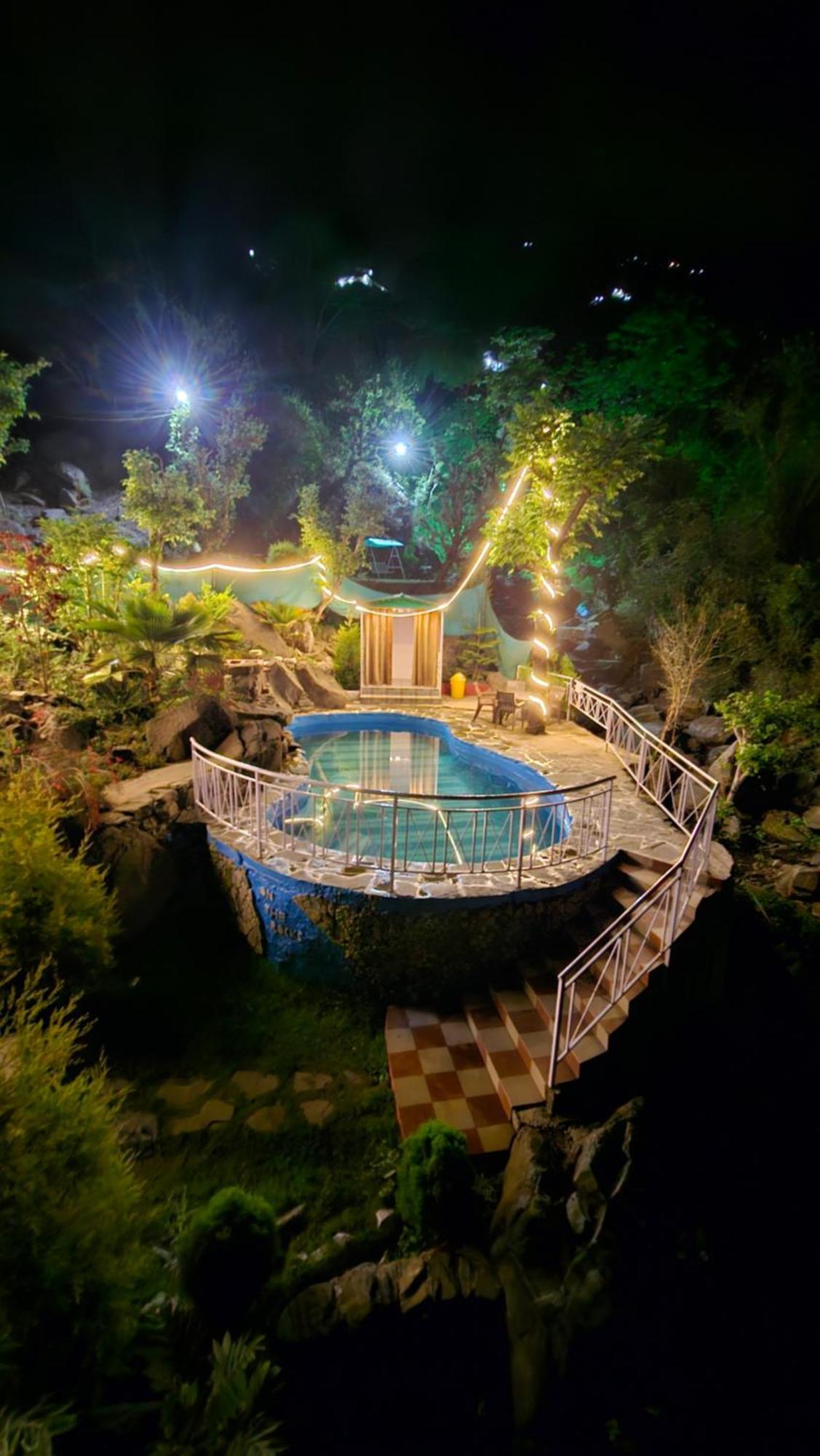 On The Rocks Hotel Kasauli Buitenkant foto
