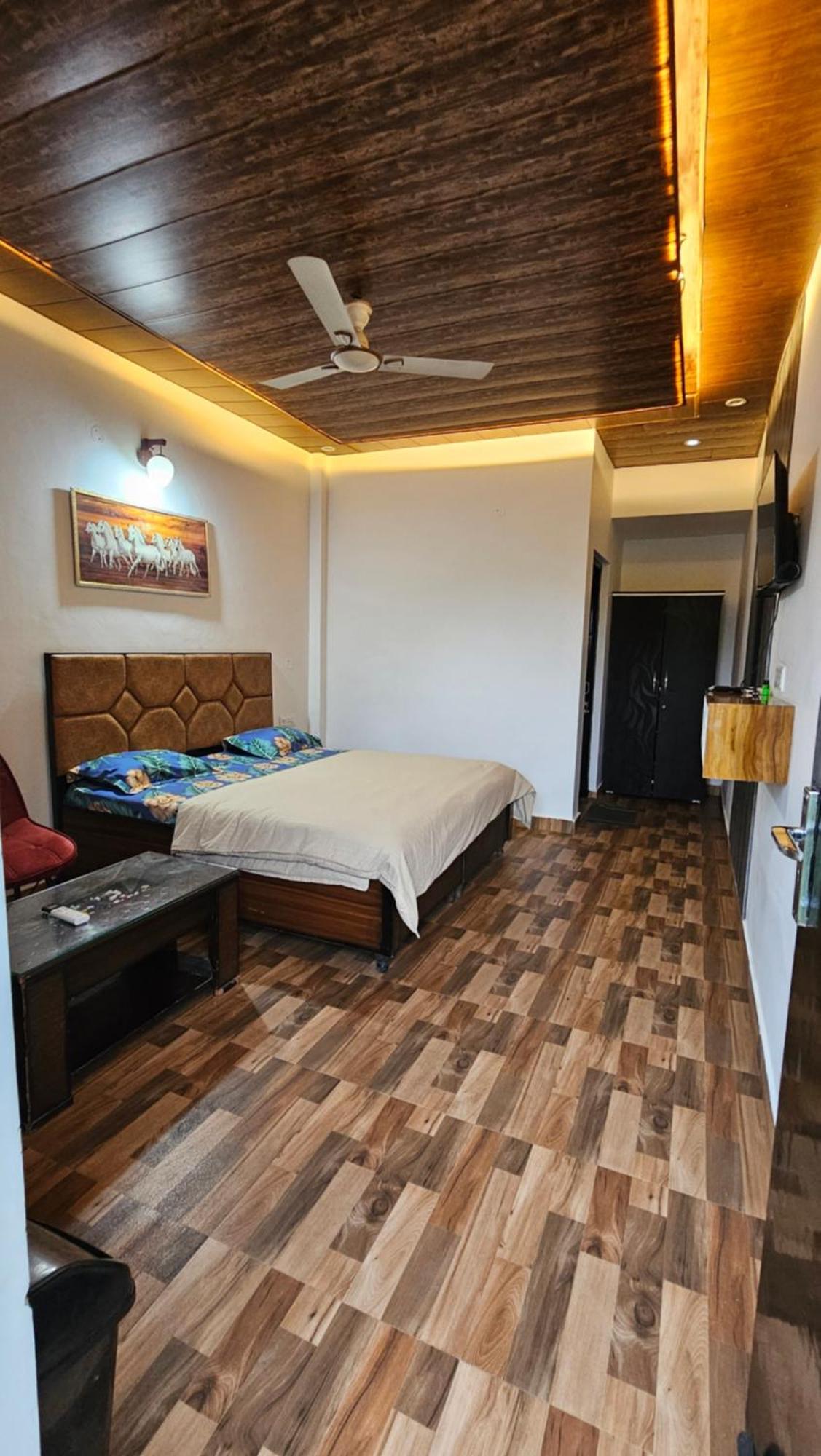 On The Rocks Hotel Kasauli Buitenkant foto